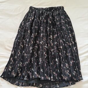 Abercrombie Kids Black and Pink Pleated Midi Skirt